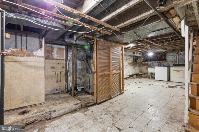 7010 W PASSYUNK AVE, Philadelphia, PA 19142
