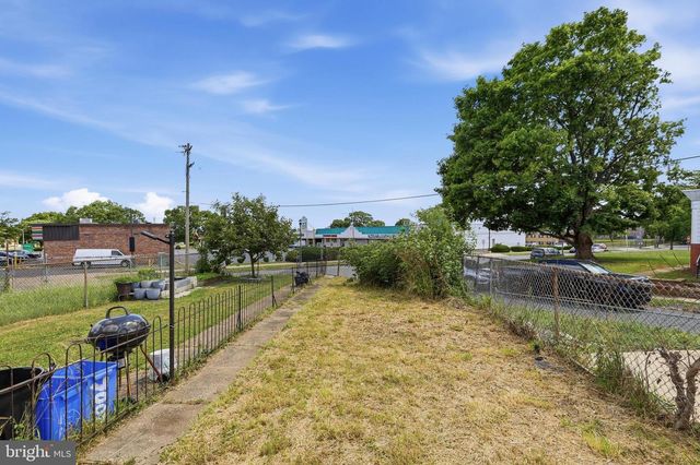 7010 W PASSYUNK AVE, Philadelphia, PA 19142