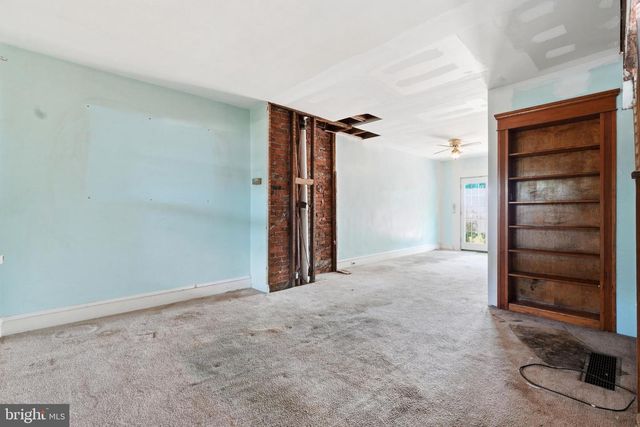 7010 W PASSYUNK AVE, Philadelphia, PA 19142
