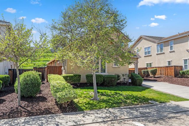9477 California Oak Cir, Patterson, CA 95363