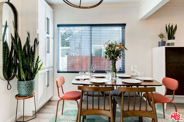 6122 Satsuma Avenue, North Hollywood, CA 91606