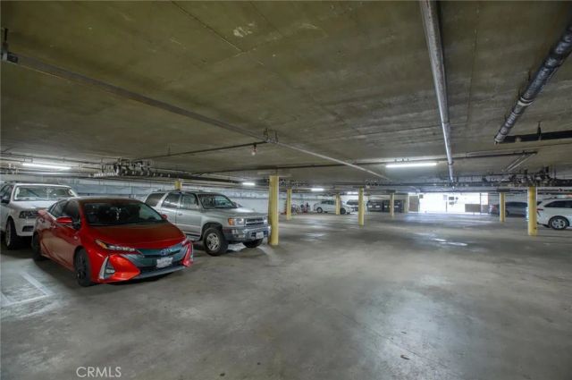 7035 Woodley Avenue 204, Van Nuys, CA 91406