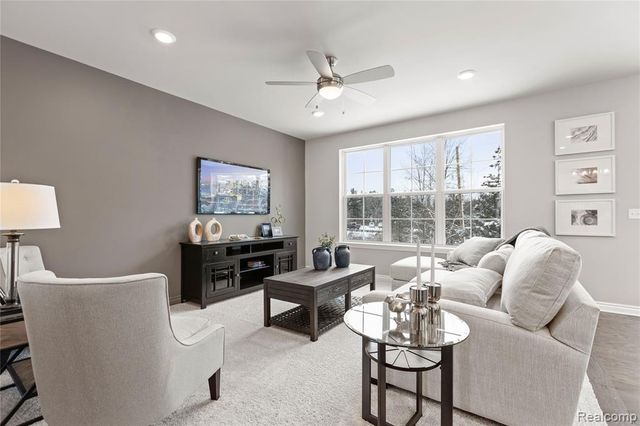 9937 Crossview Trail 129, Howell, MI 48855