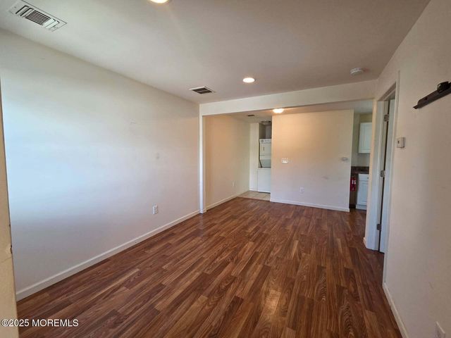 98 Seeley Avenue, Keansburg, NJ 07734
