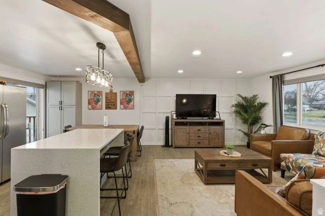 1085 E SEGO LILY DR, Sandy, UT 84094