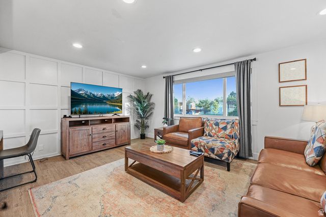 1085 E SEGO LILY DR, Sandy, UT 84094