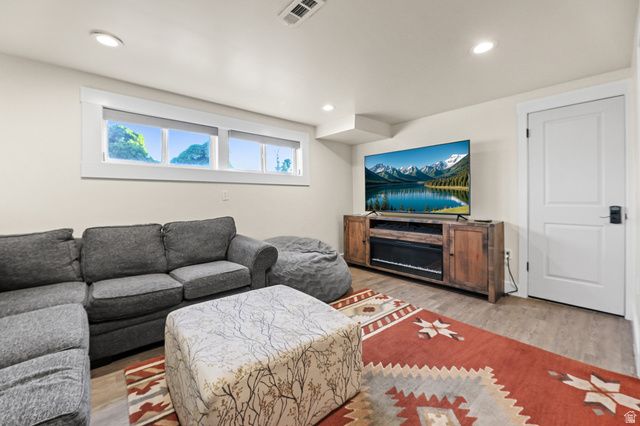 1085 E SEGO LILY DR, Sandy, UT 84094