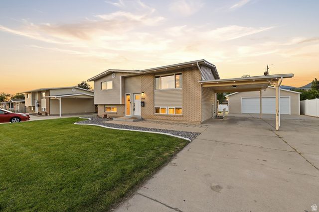 1085 E SEGO LILY DR, Sandy, UT 84094