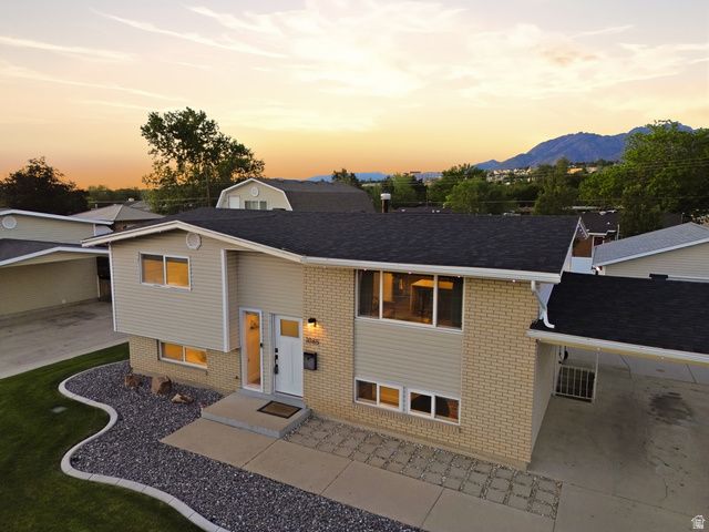 1085 E SEGO LILY DR, Sandy, UT 84094