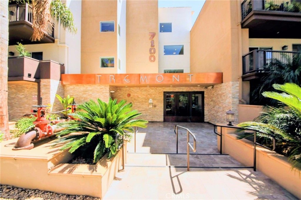 7100 Alvern Street 402, Los Angeles, CA 90045 — exterior