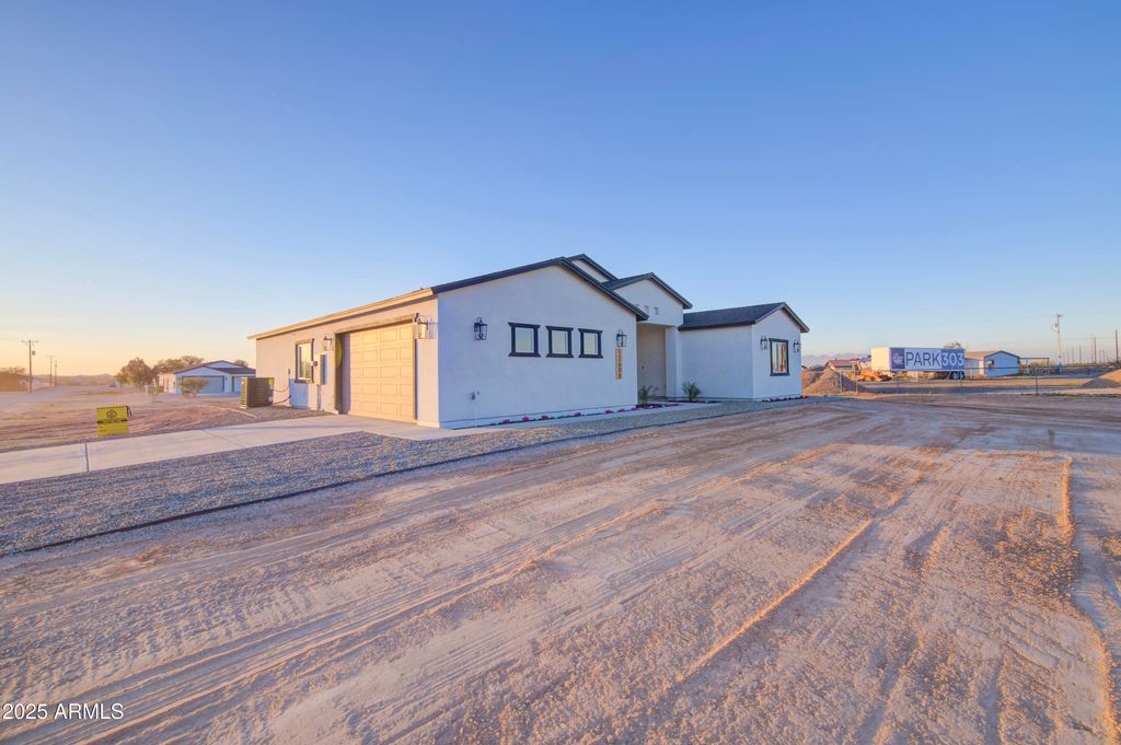 12608 S AIRPORT Road, Buckeye, AZ 85326