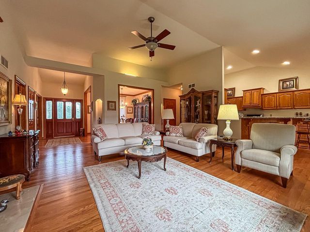 N22W26746 Shooting Star ROAD, Pewaukee, WI 53072