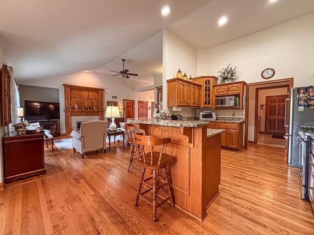 N22W26746 Shooting Star ROAD, Pewaukee, WI 53072