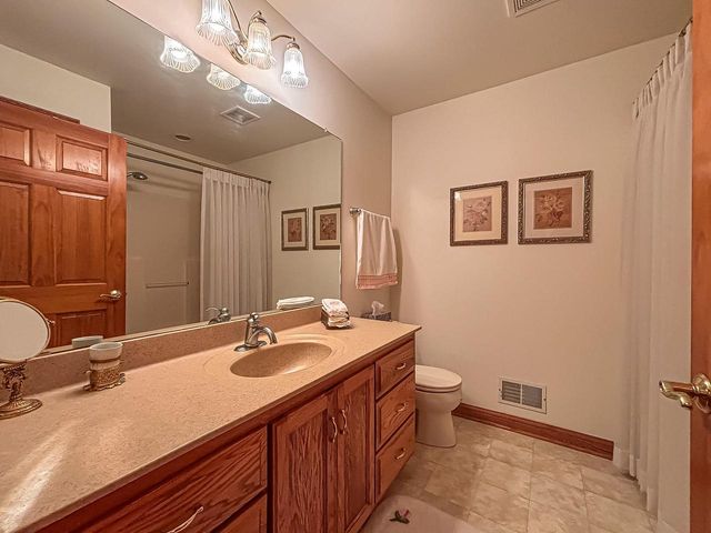 N22W26746 Shooting Star ROAD, Pewaukee, WI 53072