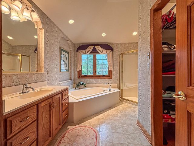 N22W26746 Shooting Star ROAD, Pewaukee, WI 53072