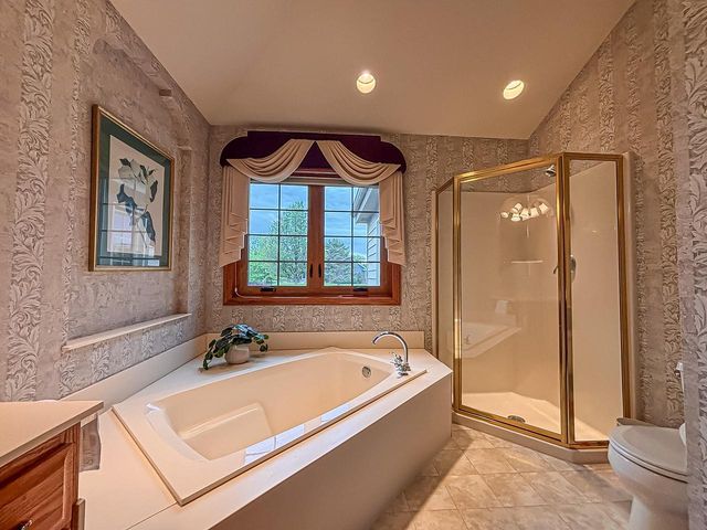 N22W26746 Shooting Star ROAD, Pewaukee, WI 53072