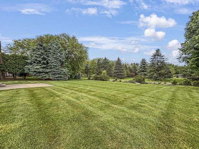 N22W26746 Shooting Star ROAD, Pewaukee, WI 53072