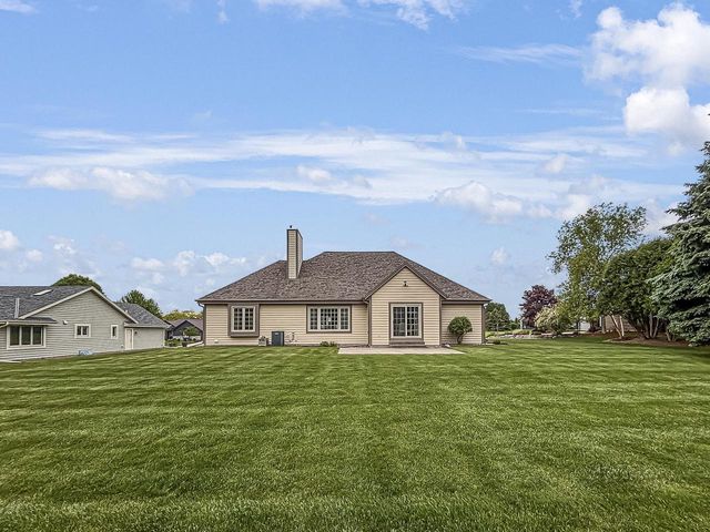 N22W26746 Shooting Star ROAD, Pewaukee, WI 53072