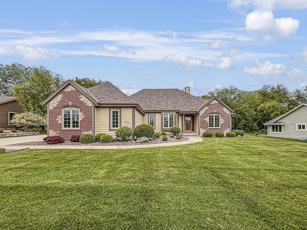 N22W26746 Shooting Star ROAD, Pewaukee, WI 53072