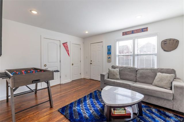 644 Melbourne Street, Detroit, MI 48202