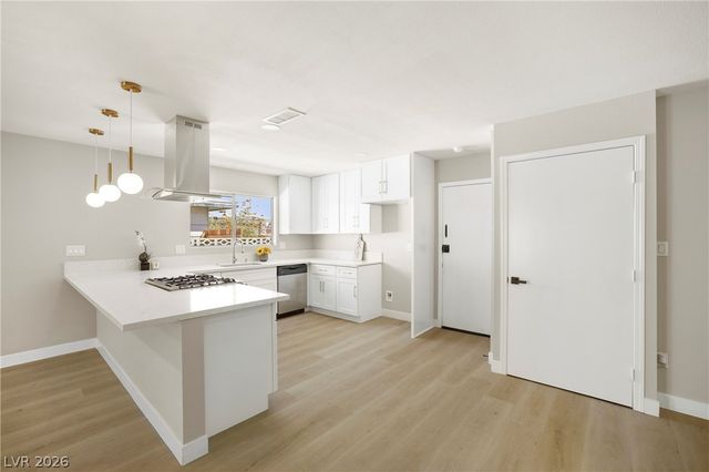 324 Lakehurst Road, Las Vegas, NV 89145