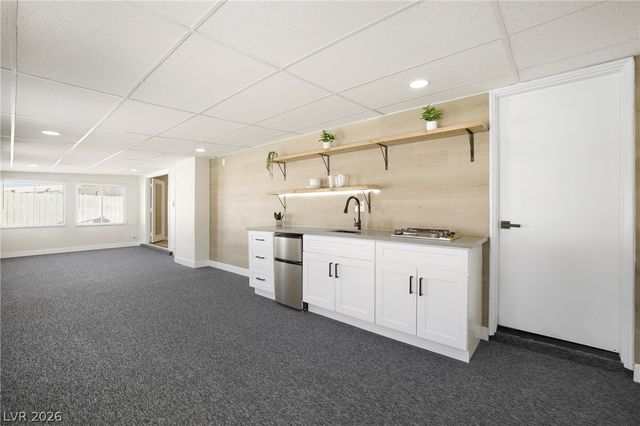 324 Lakehurst Road, Las Vegas, NV 89145