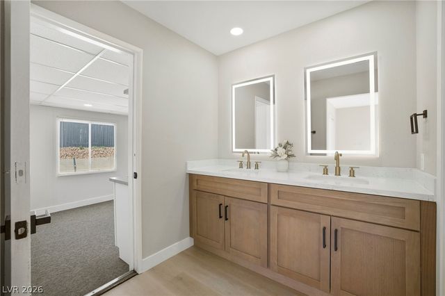 324 Lakehurst Road, Las Vegas, NV 89145