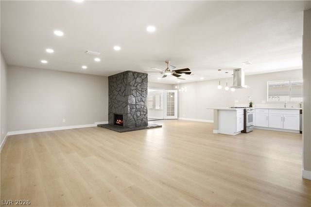 324 Lakehurst Road, Las Vegas, NV 89145