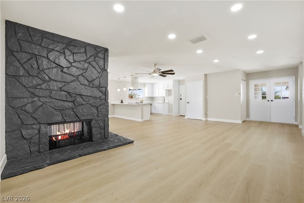 324 Lakehurst Road, Las Vegas, NV 89145