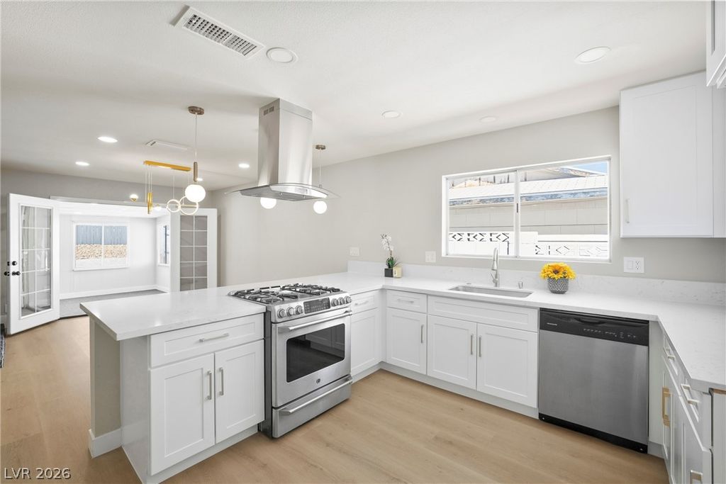 324 Lakehurst Road, Las Vegas, NV 89145 — photo 2