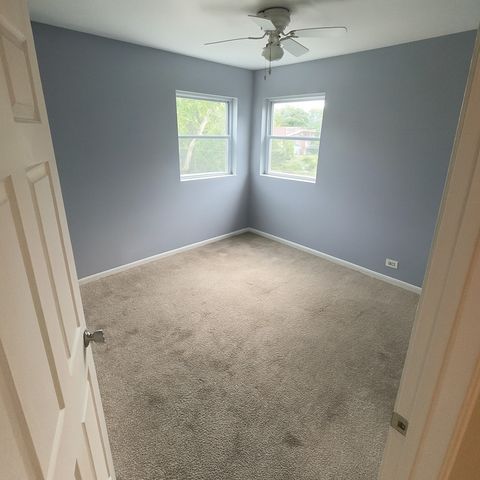 2002 Burr Oak Lane, Lindenhurst, IL 60046