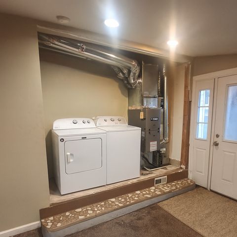 2002 Burr Oak Lane, Lindenhurst, IL 60046