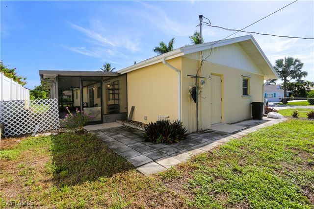 698 107th AVE N, Naples, FL 34108