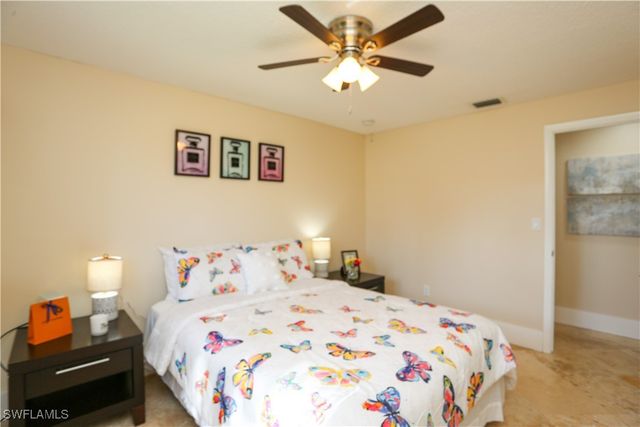 698 107th AVE N, Naples, FL 34108