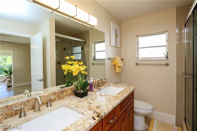 698 107th AVE N, Naples, FL 34108