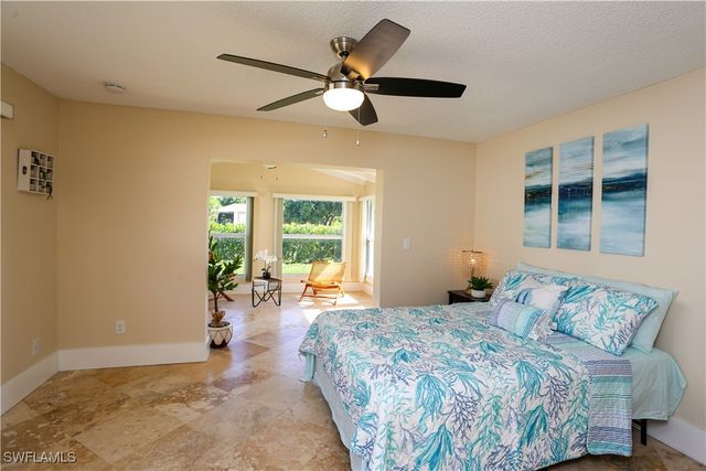 698 107th AVE N, Naples, FL 34108