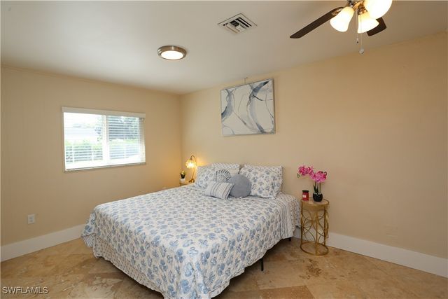 698 107th AVE N, Naples, FL 34108