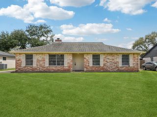 4315 Ravine Drive, Friendswood, TX 77546