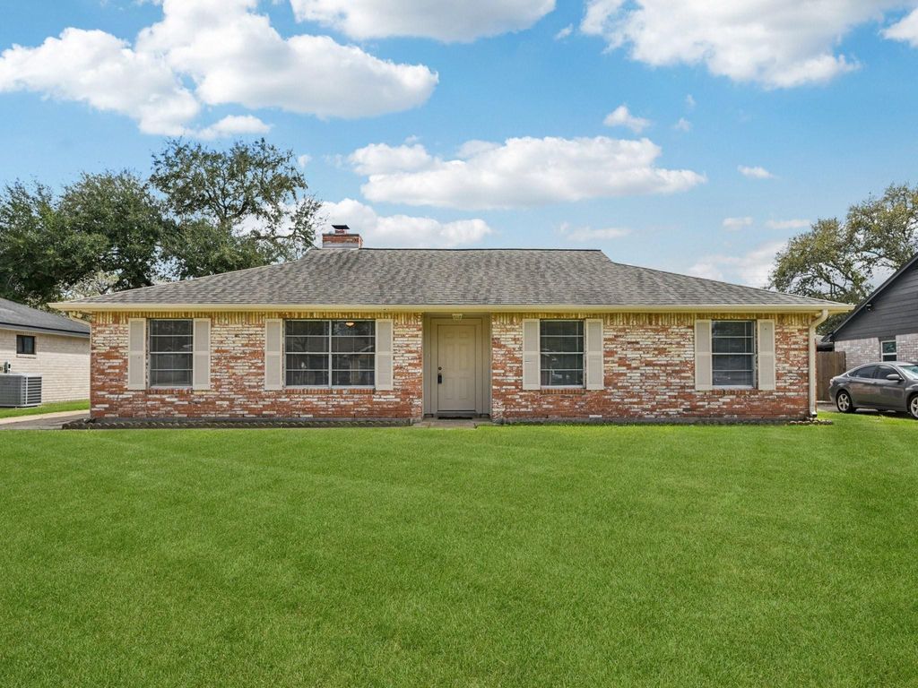 4315 Ravine Drive, Friendswood, TX 77546