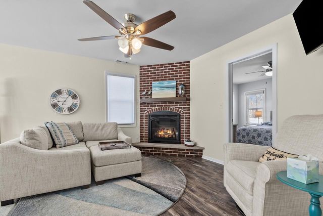 562 Gatewood DRIVE, Twin Lakes, WI 53181