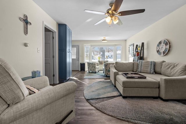 562 Gatewood DRIVE, Twin Lakes, WI 53181