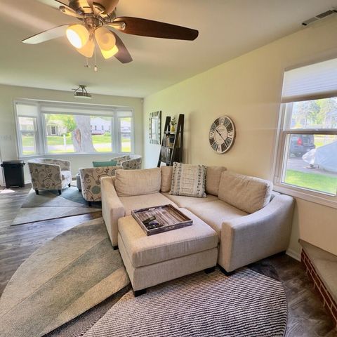 562 Gatewood DRIVE, Twin Lakes, WI 53181