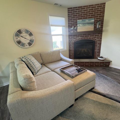 562 Gatewood DRIVE, Twin Lakes, WI 53181