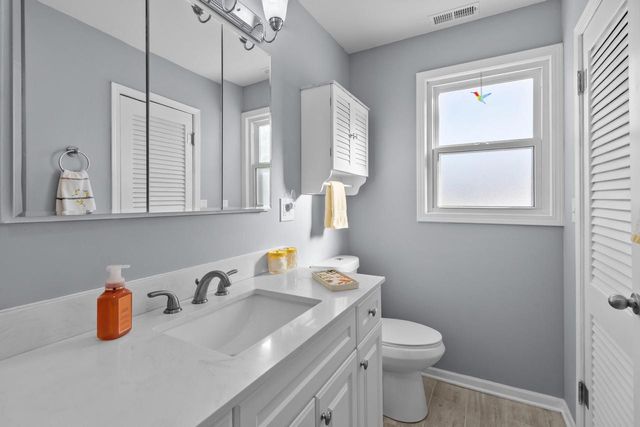 562 Gatewood DRIVE, Twin Lakes, WI 53181