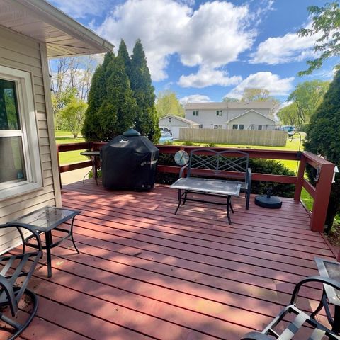 562 Gatewood DRIVE, Twin Lakes, WI 53181