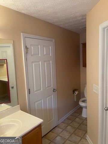 2083 Manhattan Parkway, Decatur, GA 30035