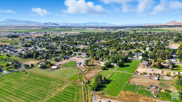 164 E 200 S, Hyde Park, UT 84318