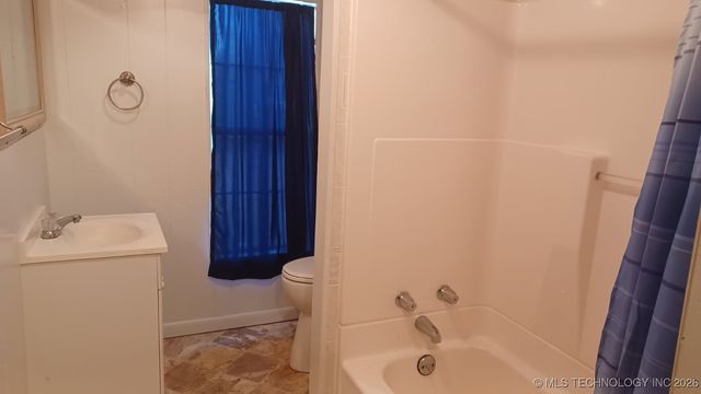 219 W Denbo Street, Catoosa, OK 74015