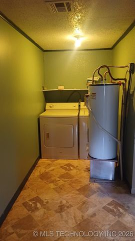 219 W Denbo Street, Catoosa, OK 74015