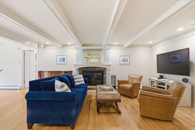 126 Flint Locke Dr, Duxbury, MA 02332